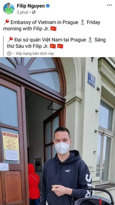 Filip Nguyễn l&agrave;m thủ tục xin nhập quốc tịch Việt Nam - Ảnh 1