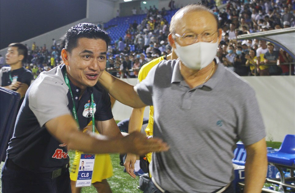 Kiatisak n&oacute;i g&igrave; về việc thay HLV Park Hang Seo ở ĐT Việt Nam? - Ảnh 1