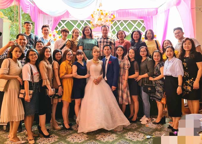 Tuyển thủ b&oacute;ng đ&aacute; nữ Việt Nam l&ecirc;n xe hoa về nh&agrave; chồng - Ảnh 3