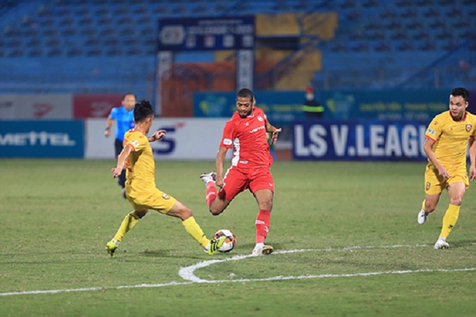 Ho&atilde;n trận Viettel vs H&agrave; Tĩnh v&igrave; Covid-19 - Ảnh 1