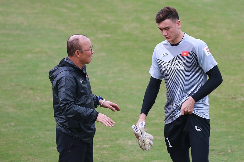 Tại sao Văn L&acirc;m kh&ocirc;ng c&oacute; t&ecirc;n trong danh s&aacute;ch ĐT Việt Nam? - Ảnh 1