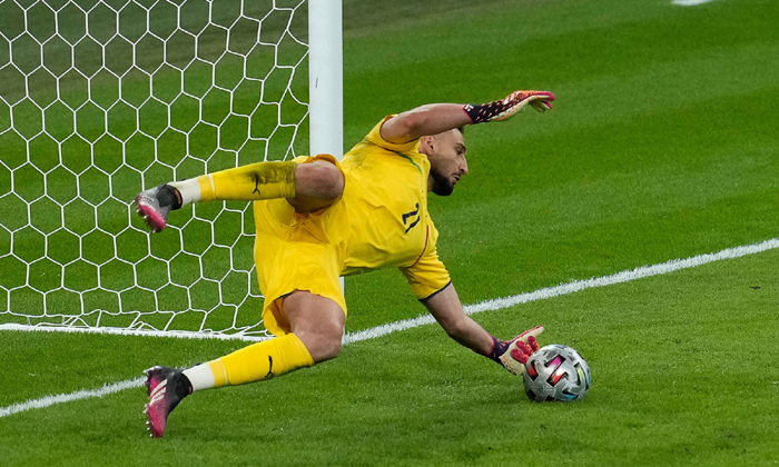 Đội h&igrave;nh kết hợp Italia vs Anh: Thủ Anh, tiền vệ Italia, c&ocirc;ng chia đ&ocirc;i - Ảnh 1