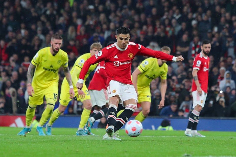 Ronaldo đ&iacute;ch th&acirc;n x&aacute;c nhận tương lai sau chiến thắng trước Brentford - Ảnh 1