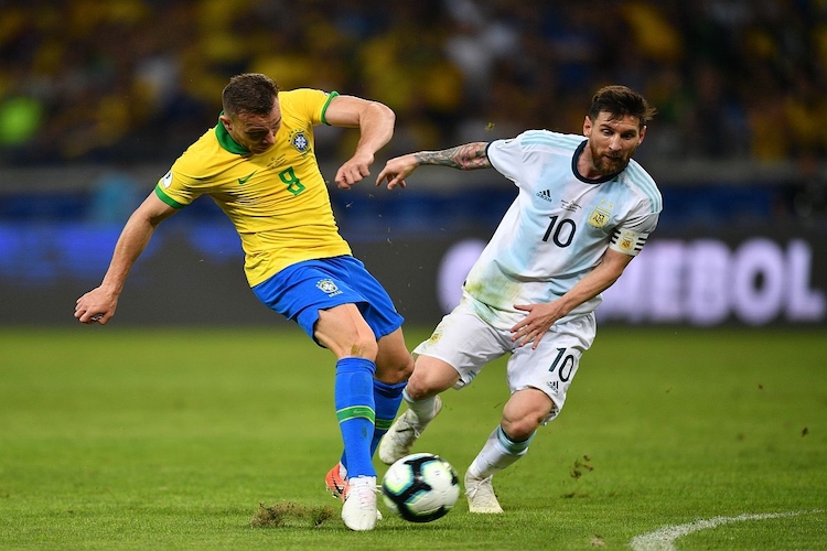 Kylian Mbappe g&acirc;y b&atilde;o khi xem thường nền b&oacute;ng đ&aacute; Brazil v&agrave; Argentina - Ảnh 2