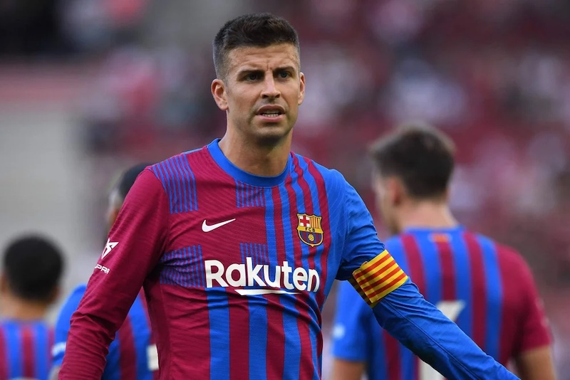 Barca mong Pique giải nghệ sớm để kh&ocirc;ng phải trả số nợ khổng lồ - Ảnh 2