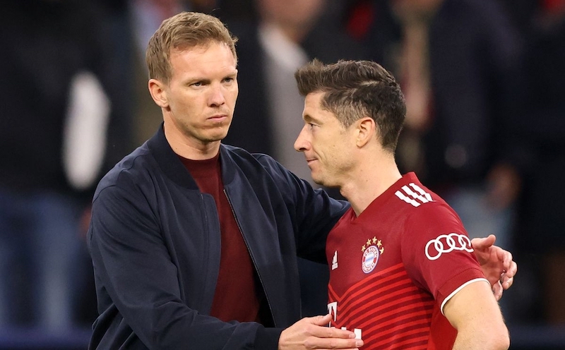 Laporta cười như được m&ugrave;a v&igrave; Lewandowski nổi loạn tại Bayern - Ảnh 2