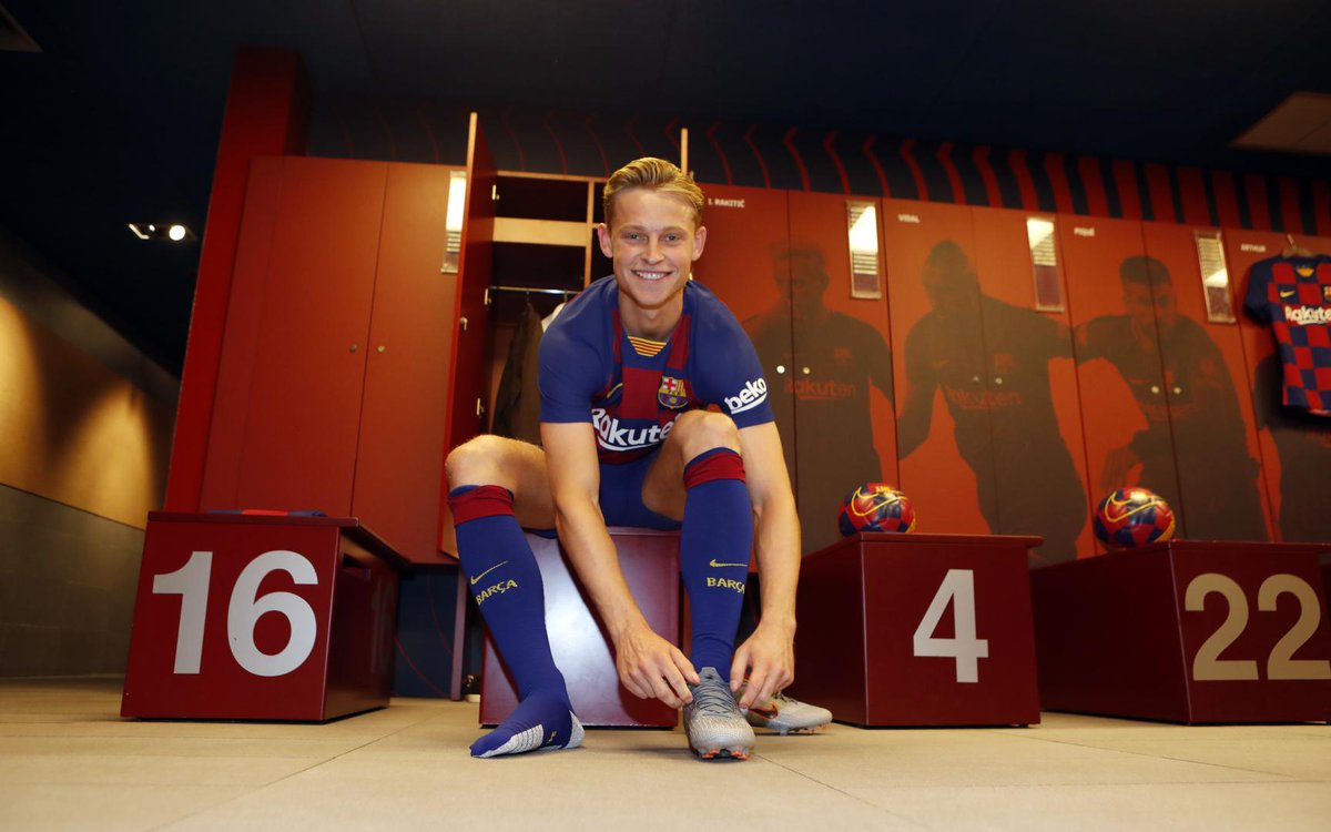 De Jong thu dọn ph&ograve;ng thay đồ Barca, chuẩn bị t&aacute;i hợp Ten Hag ở Man United? - Ảnh 1