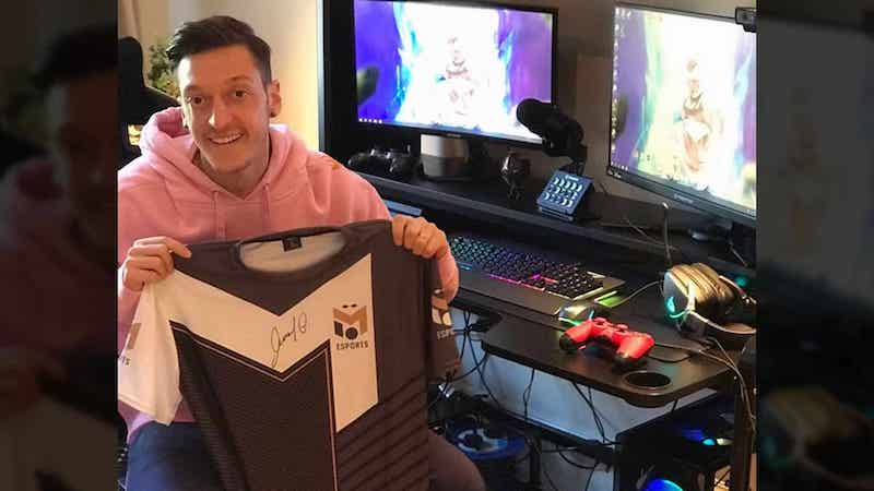 Ozil muốn trở th&agrave;nh Game thủ chuy&ecirc;n nghiệp sau khi giải nghệ - Ảnh 1