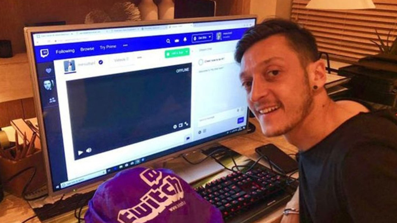 Ozil muốn trở th&agrave;nh Game thủ chuy&ecirc;n nghiệp sau khi giải nghệ - Ảnh 2