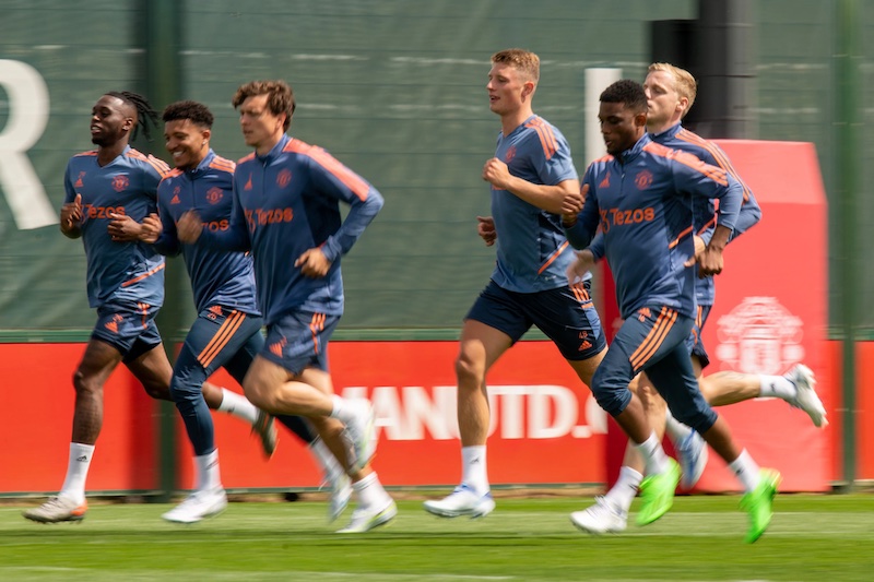 Erik Ten Hag &ldquo;phục hưng&rdquo; những quy tắc đ&atilde; l&agrave;m n&ecirc;n thương hiệu Sir Alex - Ảnh 1