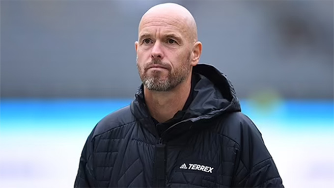 Ten Hag sẽ được thưởng lớn nếu đưa MU trở lại Champions League - Ảnh 1