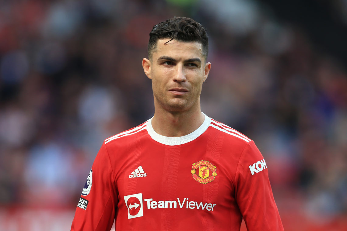 Neville ủng hộ MU tống cổ Ronaldo - Ảnh 2