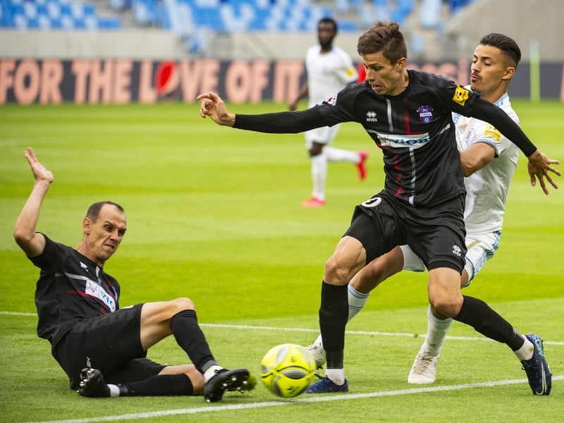 Kèo xiên thơm nhất hôm nay 24/11: Slovan vs Zlate Moravce - Ảnh 1