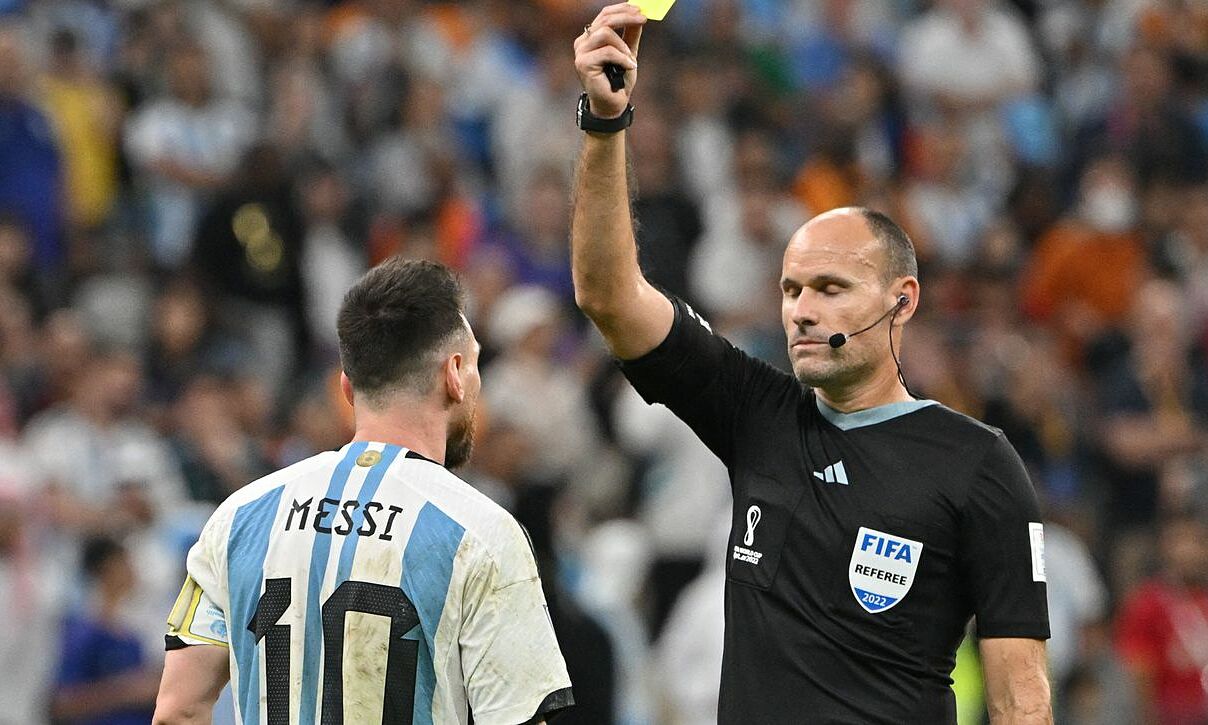 Messi đối diện &aacute;n phạt nặng, nguy cơ lỡ b&aacute;n kết World Cup - Ảnh 2