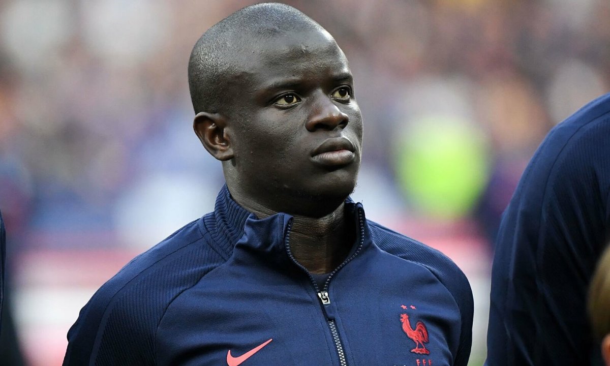 Thoả thuận ho&agrave;n tất, Kante đ&atilde; bước 1 ch&acirc;n tới Barca? - Ảnh 1