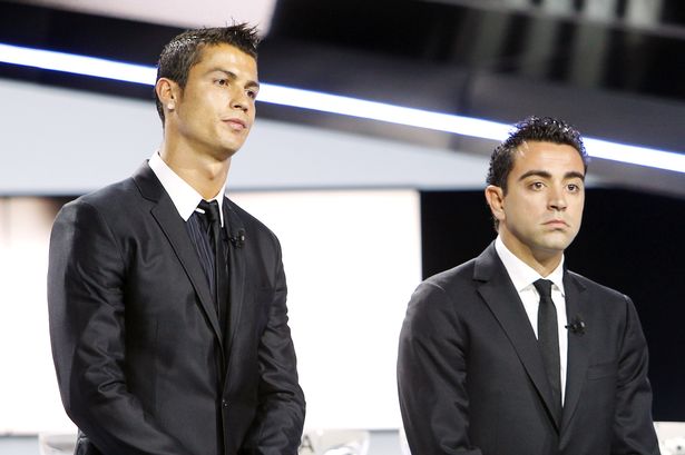 HLV Xavi cảnh b&aacute;o Ronaldo về sự khắc nghiệt tại Ả Rập - Ảnh 1