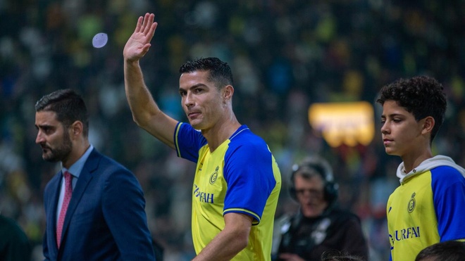 HLV Xavi cảnh b&aacute;o Ronaldo về sự khắc nghiệt tại Ả Rập - Ảnh 2
