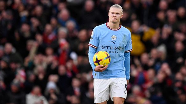 T&agrave;ng h&igrave;nh trước M.U, si&ecirc;u Robot của Man City bị Pep Guardiola &ldquo;nắn g&acirc;n&rdquo; - Ảnh 1