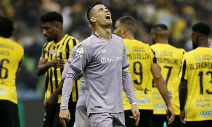 Piers Morgan tự h&agrave;o khi 'gi&uacute;p' Ronaldo rời Man United - Ảnh 2