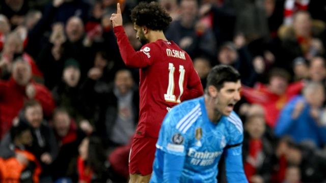 Salah ch&iacute;nh thức ph&aacute; kỷ lục vĩ đại của Gerrard - Ảnh 2