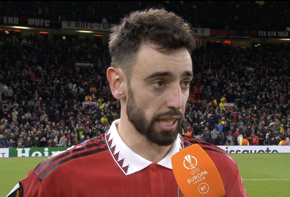 Bị huyền thoại ch&acirc;m chọc quả penalty, Bruno Fernandes n&oacute;i g&igrave;? - Ảnh 1