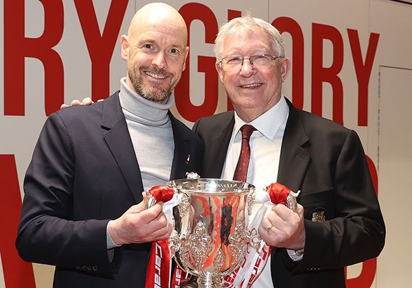 Ten Hag v&agrave; De Gea đi v&agrave;o lịch sử sau chức v&ocirc; địch Carabao Cup - Ảnh 3