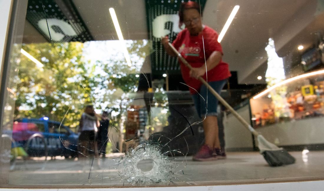 Gia đ&igrave;nh của Messi bị khủng bố ở qu&ecirc; nh&agrave; - Ảnh 1