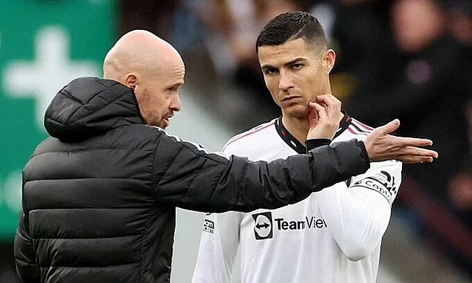 Ten Hag lần đầu h&eacute; lộ chuyện để Ronaldo ngồi dự bị - Ảnh 2