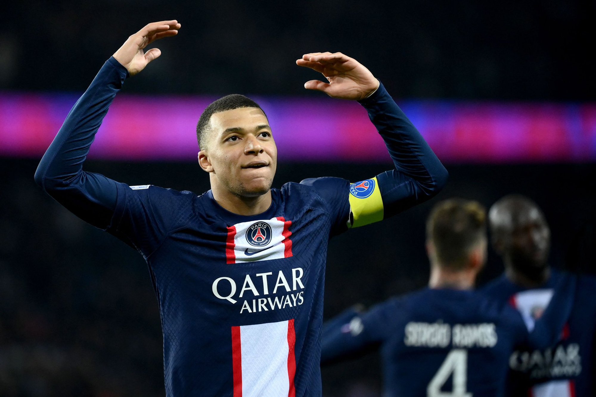 Mbappe &aacute;m chỉ muốn ở lại PSG th&ecirc;m nhiều năm - Ảnh 1