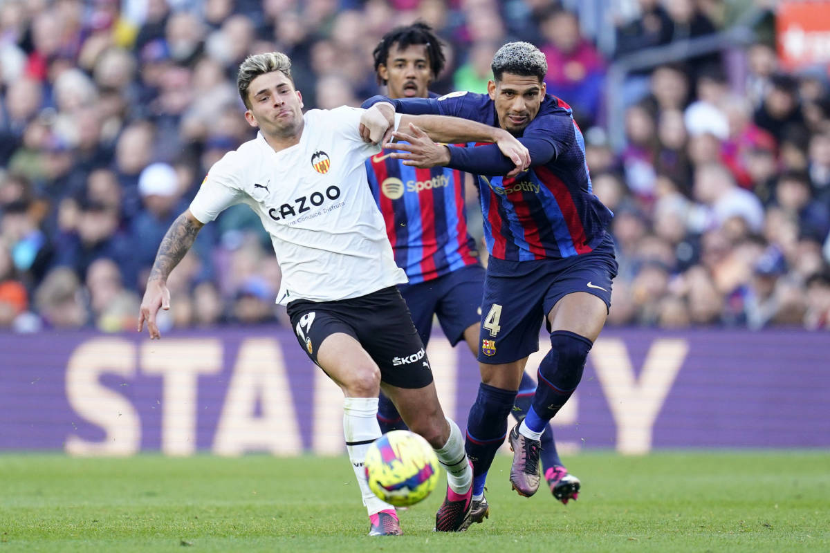 Xavi mất người duy nhất c&oacute; thể chặn đứng Vinicius - Ảnh 1