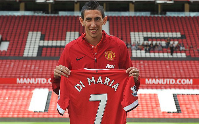 Đội h&igrave;nh khiến CĐV 