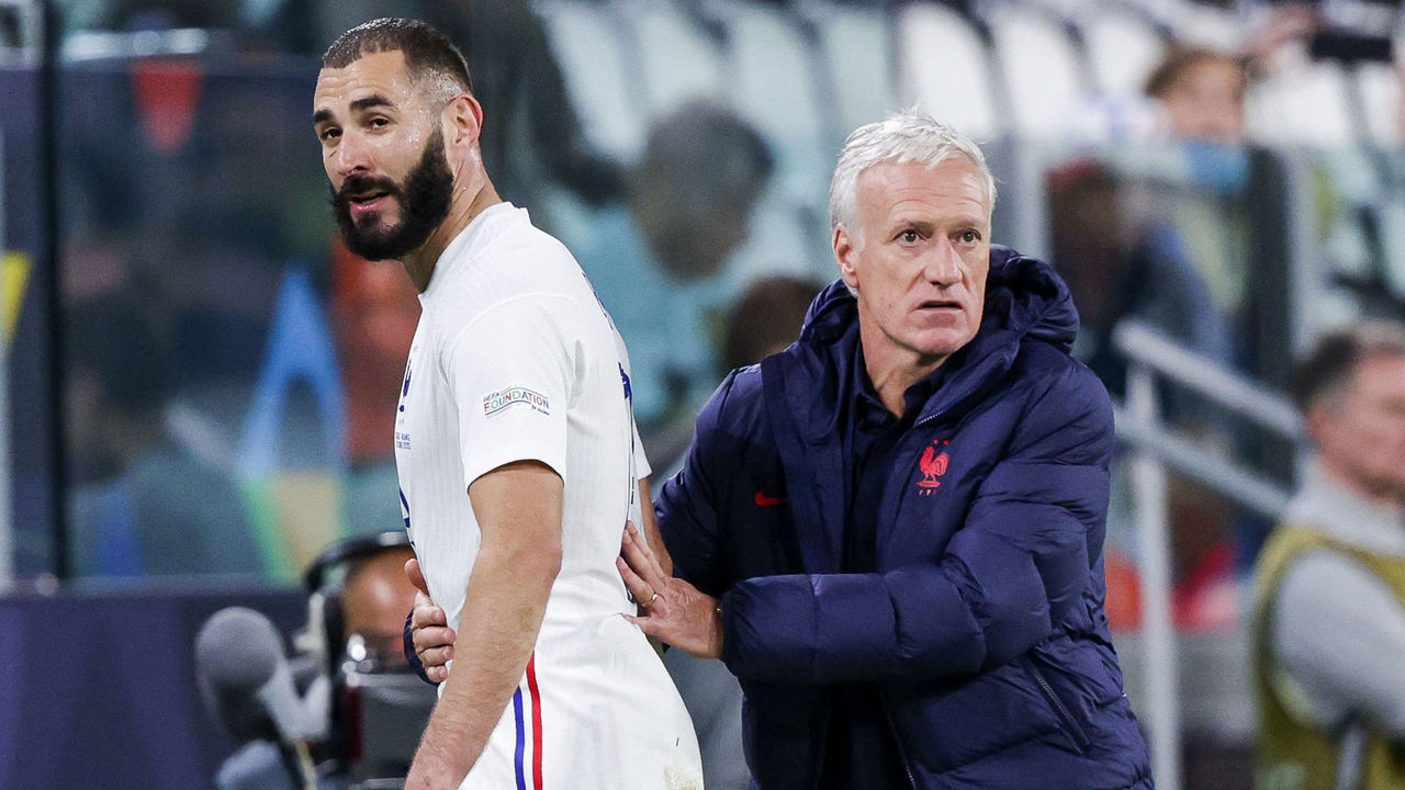 Benzema &aacute;m chỉ HLV Deschamps l&agrave; một kẻ dối tr&aacute;, trơ trẽn - Ảnh 1