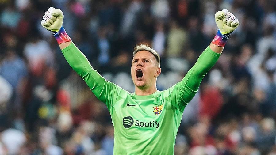 Đội h&igrave;nh hay nhất trời &Acirc;u hiện tại: Napoli quật khởi, Man United mất h&uacute;t - Ảnh 1