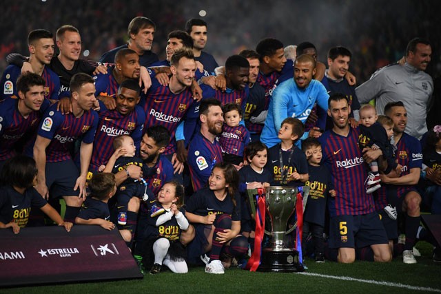 Đang tr&agrave;n trề cơ hội v&ocirc; địch, Barca vẫn c&oacute; thể xuống hạng v&agrave;o cuối m&ugrave;a - Ảnh 2