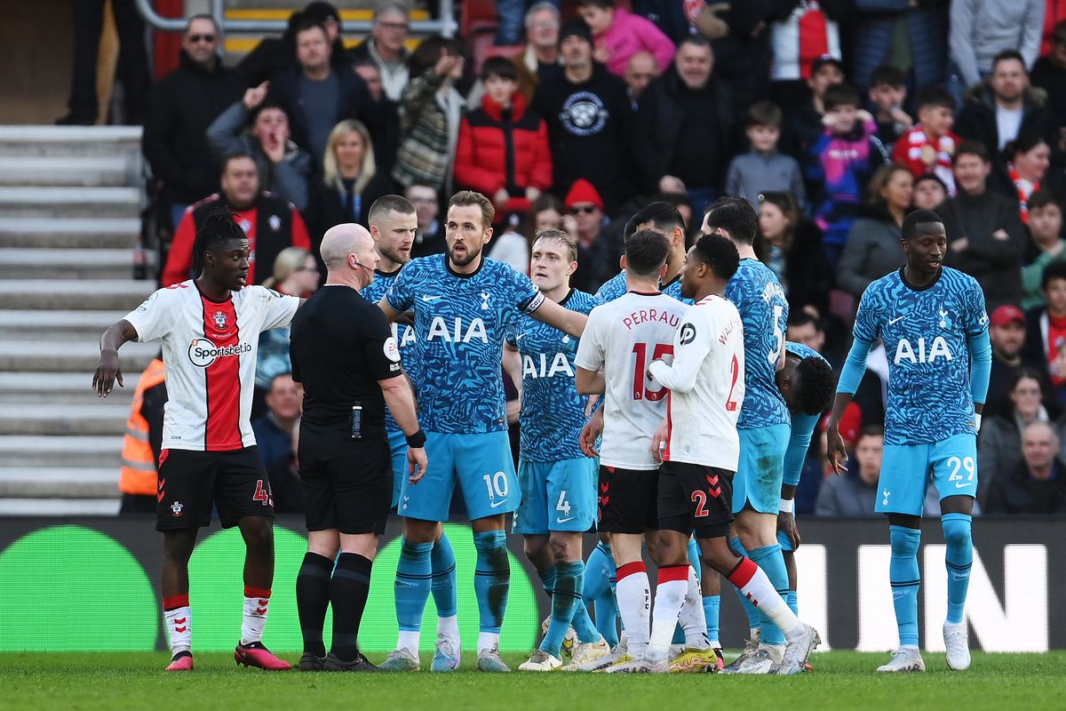 Bị Southampton cầm h&ograve;a, Conte chỉ tr&iacute;ch cả học tr&ograve; v&agrave; BLĐ Tottenham - Ảnh 1