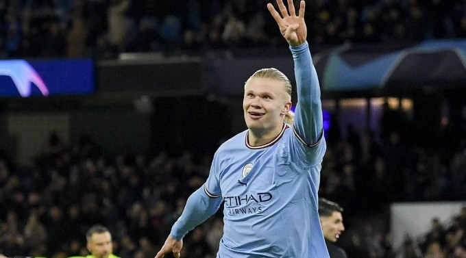 Haaland ch&iacute;nh thức c&acirc;n bằng kỳ t&iacute;ch của Ronaldo tại Man United - Ảnh 3