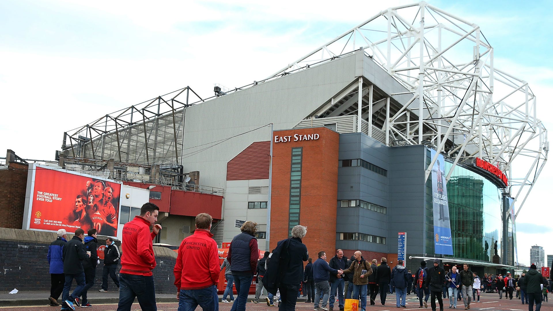 Tin M.U s&aacute;ng 22/3: Nhắm Van Der Sar đệ nhị; M.U sắp ph&aacute; kỷ lục của l&agrave;ng thể thao - Ảnh 1