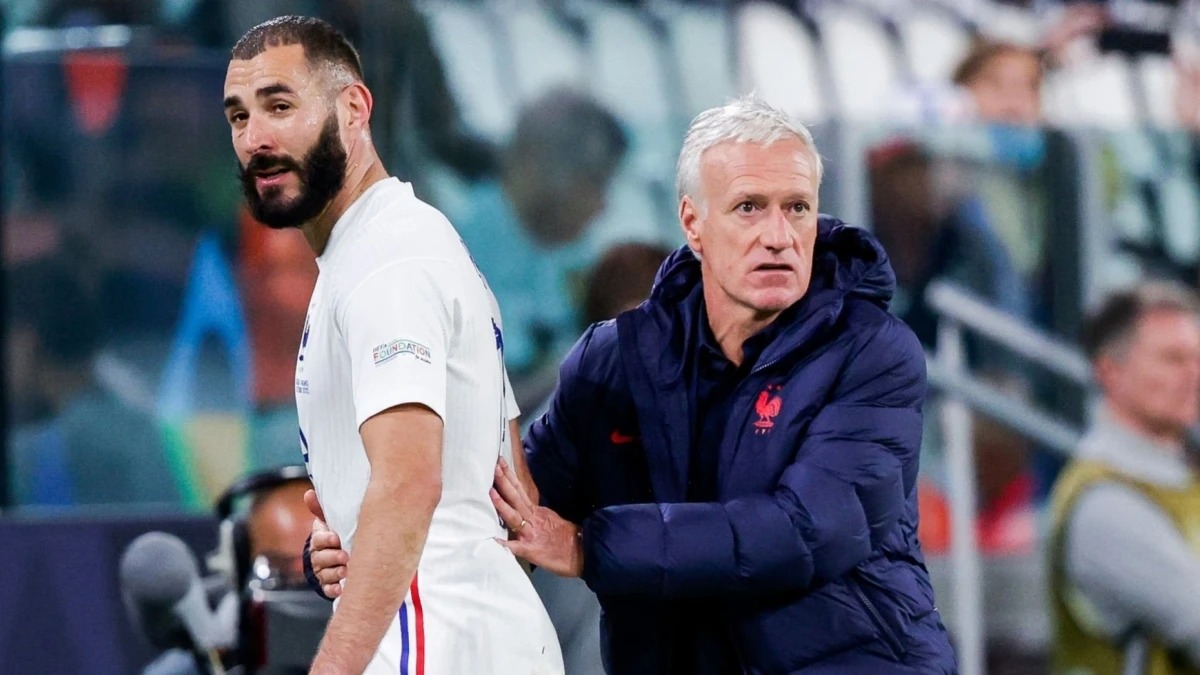 Benzema gi&atilde; từ tuyển Ph&aacute;p, người từng 