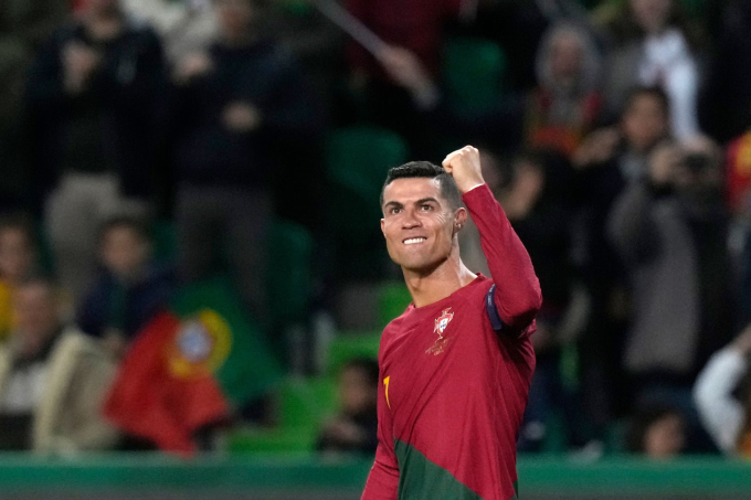 Ronaldo trở th&agrave;nh kỷ lục gia vĩ đại nhất mọi thời đại - Ảnh 2