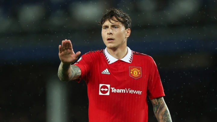 Tin M.U tối 26/3: Weghorst ngầm ch&ecirc; Martial; Lindelof phủ nhận việc ra đi - Ảnh 1