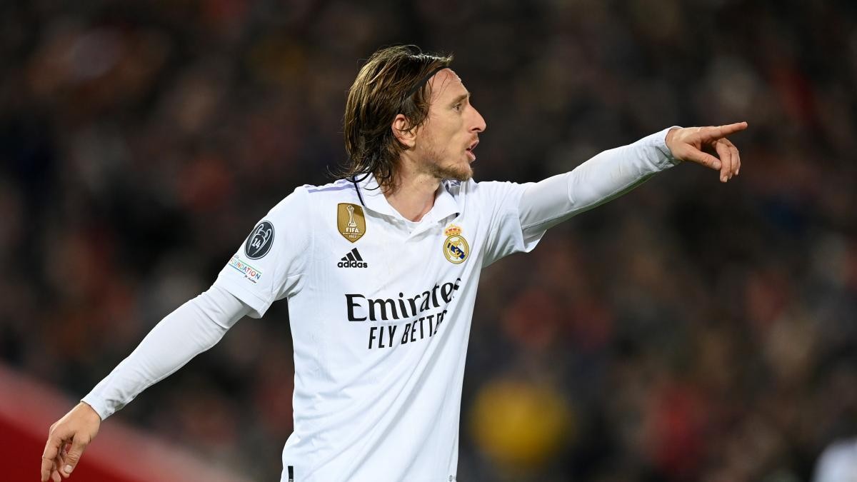 Kh&eacute;p lại những đồn đo&aacute;n, Modric ch&iacute;nh thức chốt tương lai - Ảnh 2