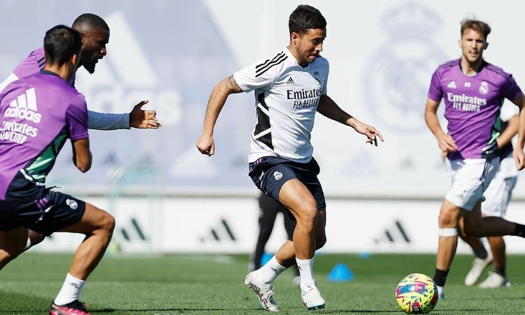 Với việc n&agrave;y, Hazard khiến CĐV lạc quan nhất cũng phải tuyệt vọng - Ảnh 1