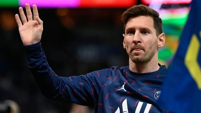 Bản tin s&aacute;ng 5/4: Messi kh&ocirc;ng ở lại PSG v&igrave; 1 điều; M.U gặp 2 đối thủ tranh Ramos - Ảnh 1