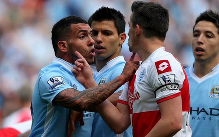 Cantona v&agrave; top 5 cầu thủ bị 