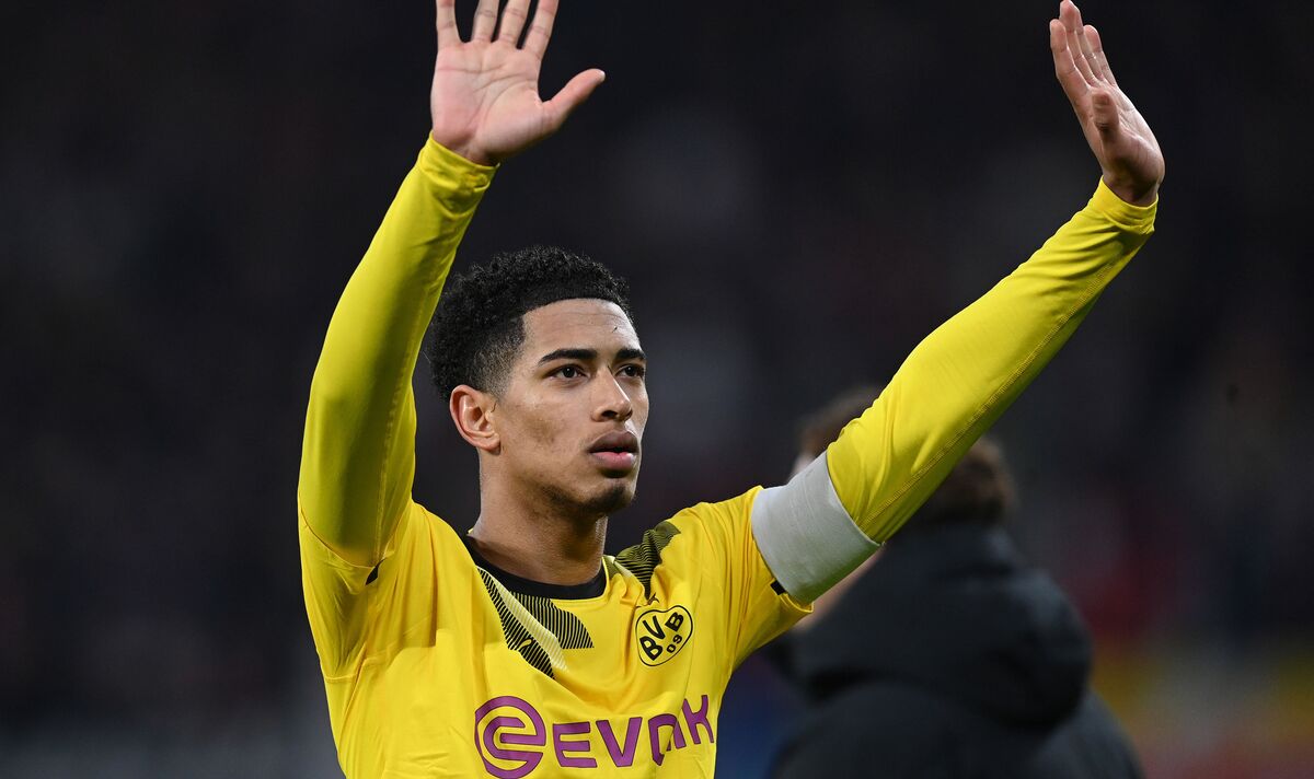 Bản tin tối 10/4: Carragher t&acirc;ng bốc Van Dijk l&ecirc;n m&acirc;y; Benzema từ chối Ả Rập - Ảnh 2