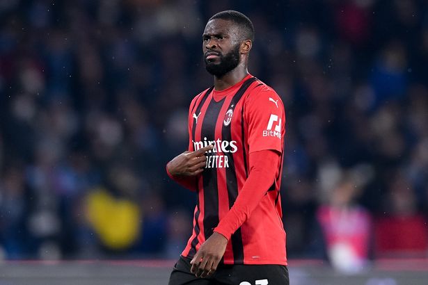 Tin M.U s&aacute;ng 21/4: Maguire bị CĐV 