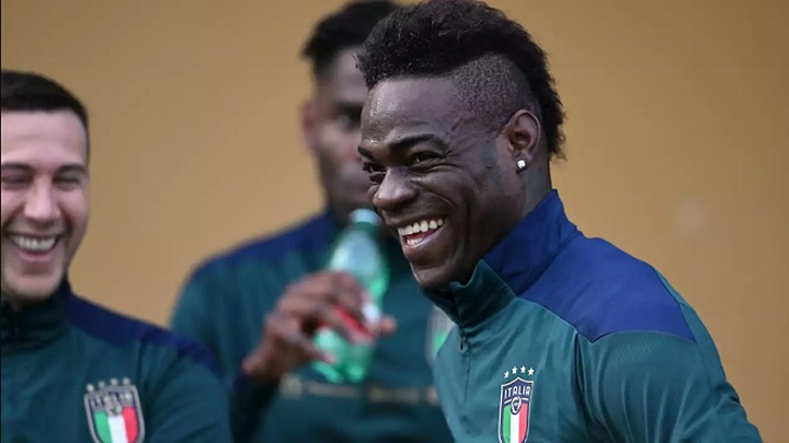 &ldquo;Để Messi, Ronaldo gi&agrave;nh nhiều Quả B&oacute;ng V&agrave;ng đến thế l&agrave; lỗi của t&ocirc;i&rdquo; - Ảnh 2