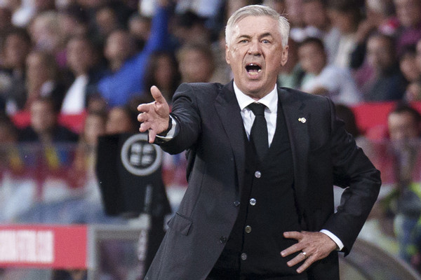 Chia tay Ancelotti, Real đ&oacute;n HLV huyền thoại trở lại Bernabeu - Ảnh 1