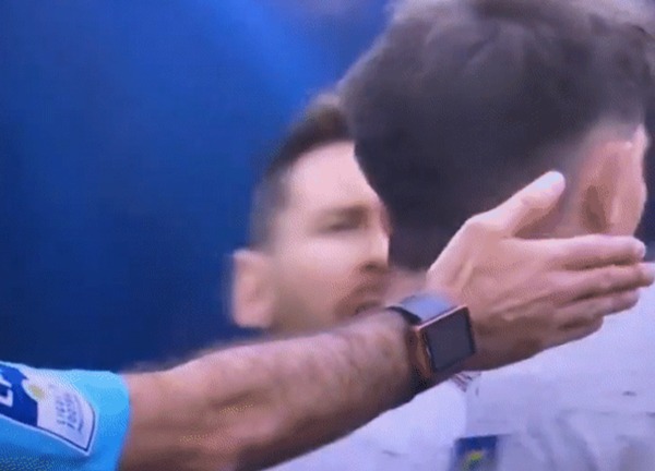 Bản tin chiều 2/5: Messi c&oacute; h&agrave;nh vi phản cảm; Chelsea lại đ&oacute;n th&ecirc;m tin dữ - Ảnh 1