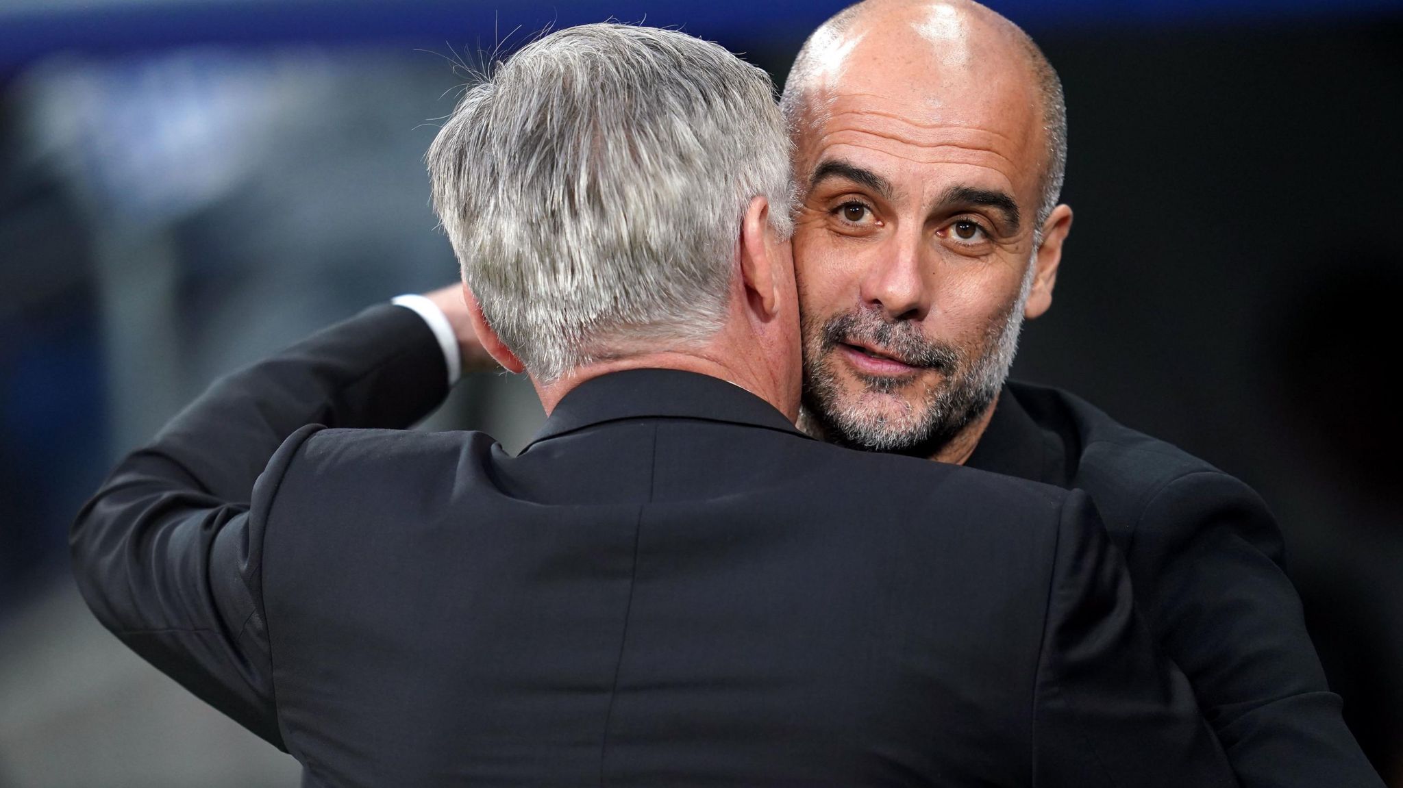 Pep 'sấy t&oacute;c' c&aacute;nh truyền th&ocirc;ng v&igrave; một c&acirc;u hỏi ngớ ngẩn - Ảnh 1